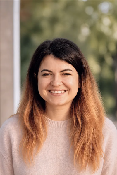 Catalina Rete with chatgpt background